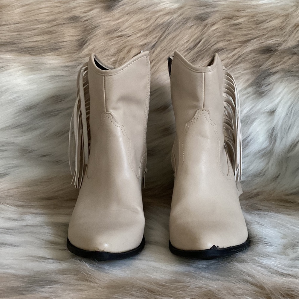 Wild Fable Cordette Fringe Western Booties Size 7